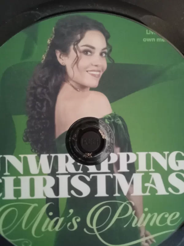 Unwrapping Christmas: Mia's Prince (2024) DVD